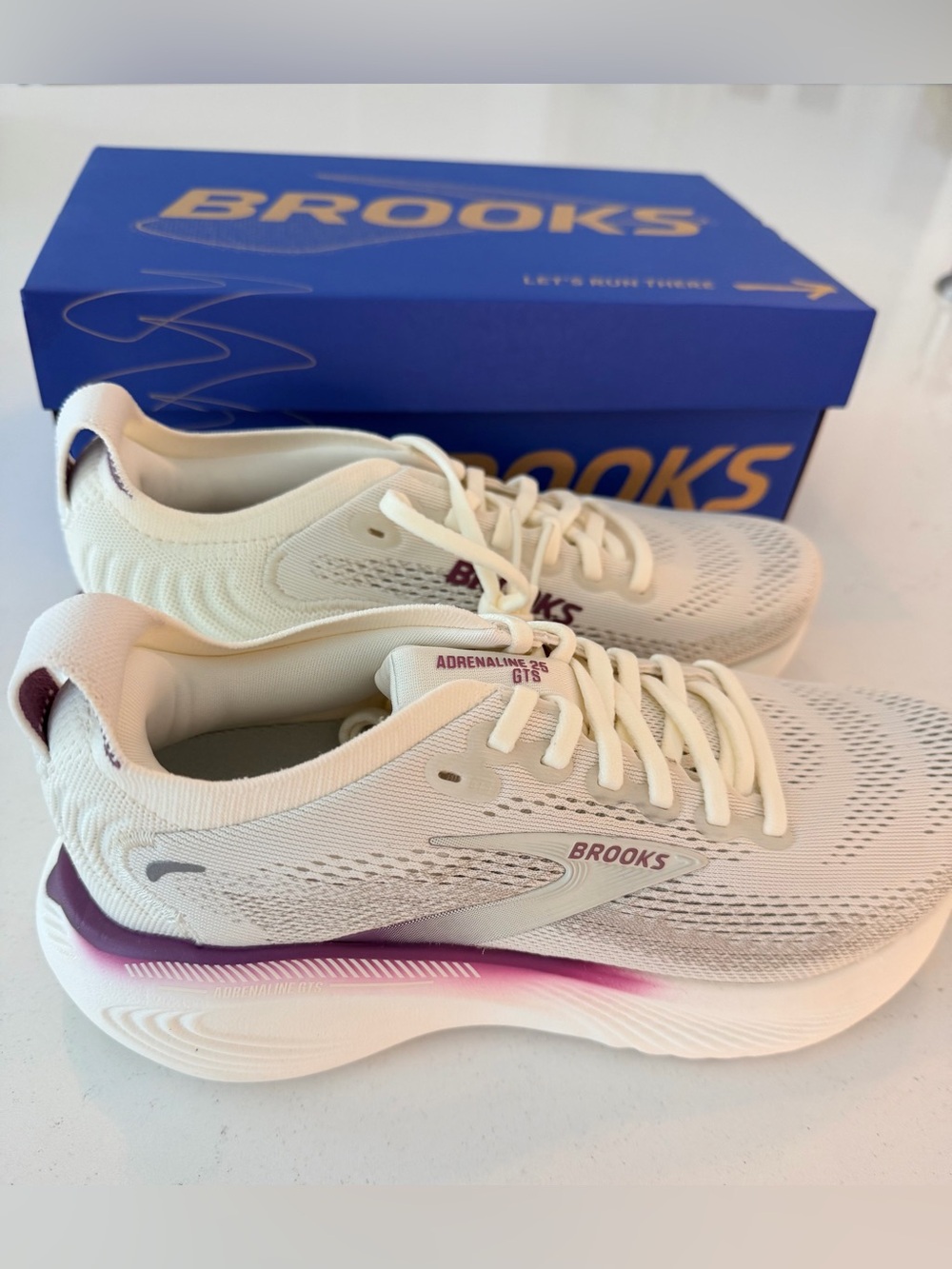 Brooks Women's Adrenaline GTS - new